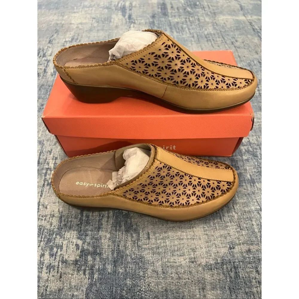 New in Box Easy Spirit Light Natural Dusk Mule Clog Women's 7 Wide
